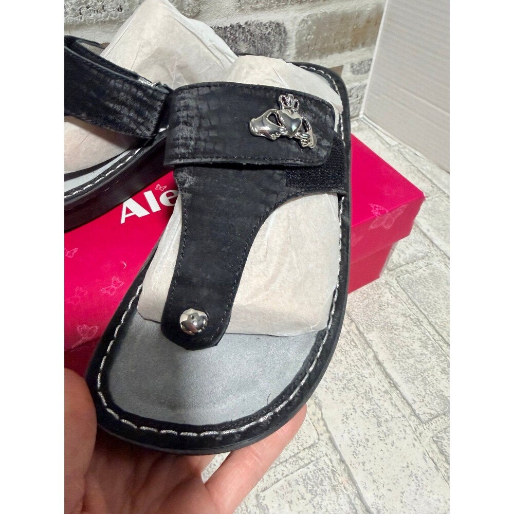 Alegria Carina Black Leather Claddagh Thong Sandals 40 Rocker Sole CAR-277